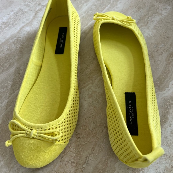Ann Taylor Yellow Suede Ballet Flat with Bow
Size: 6.5 . New in box, never open - Picture 7 of 17
